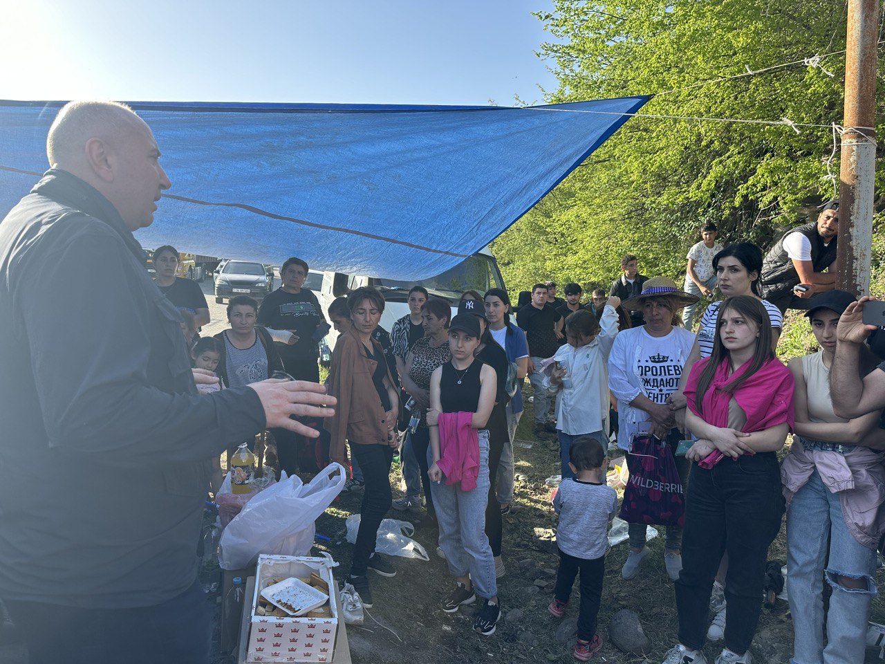 photo_5274087383152842963_y