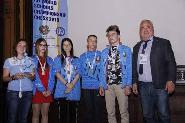 70716128_414851462504442_4989656094096752640_n