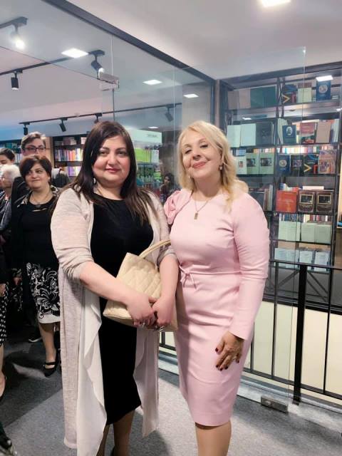 71374835_924890887876709_5219084055819059200_n