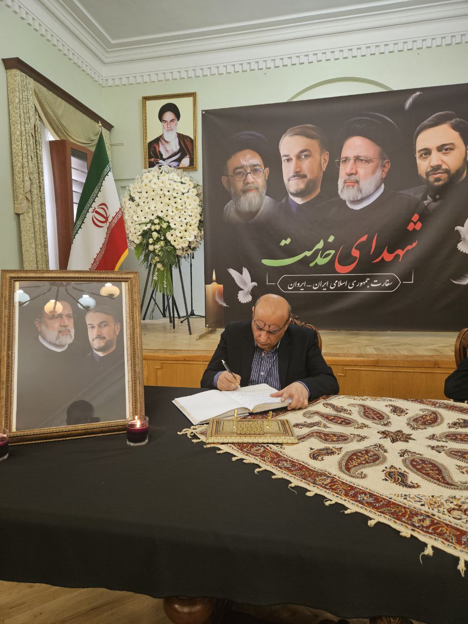 photo_5364018457823271743_y