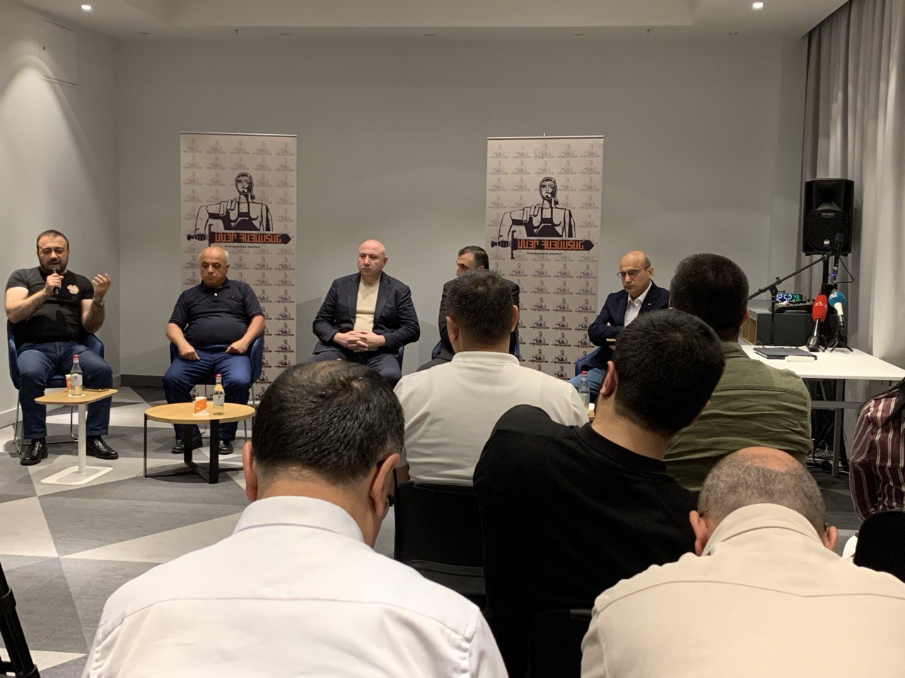 photo_5312486555442605657_y