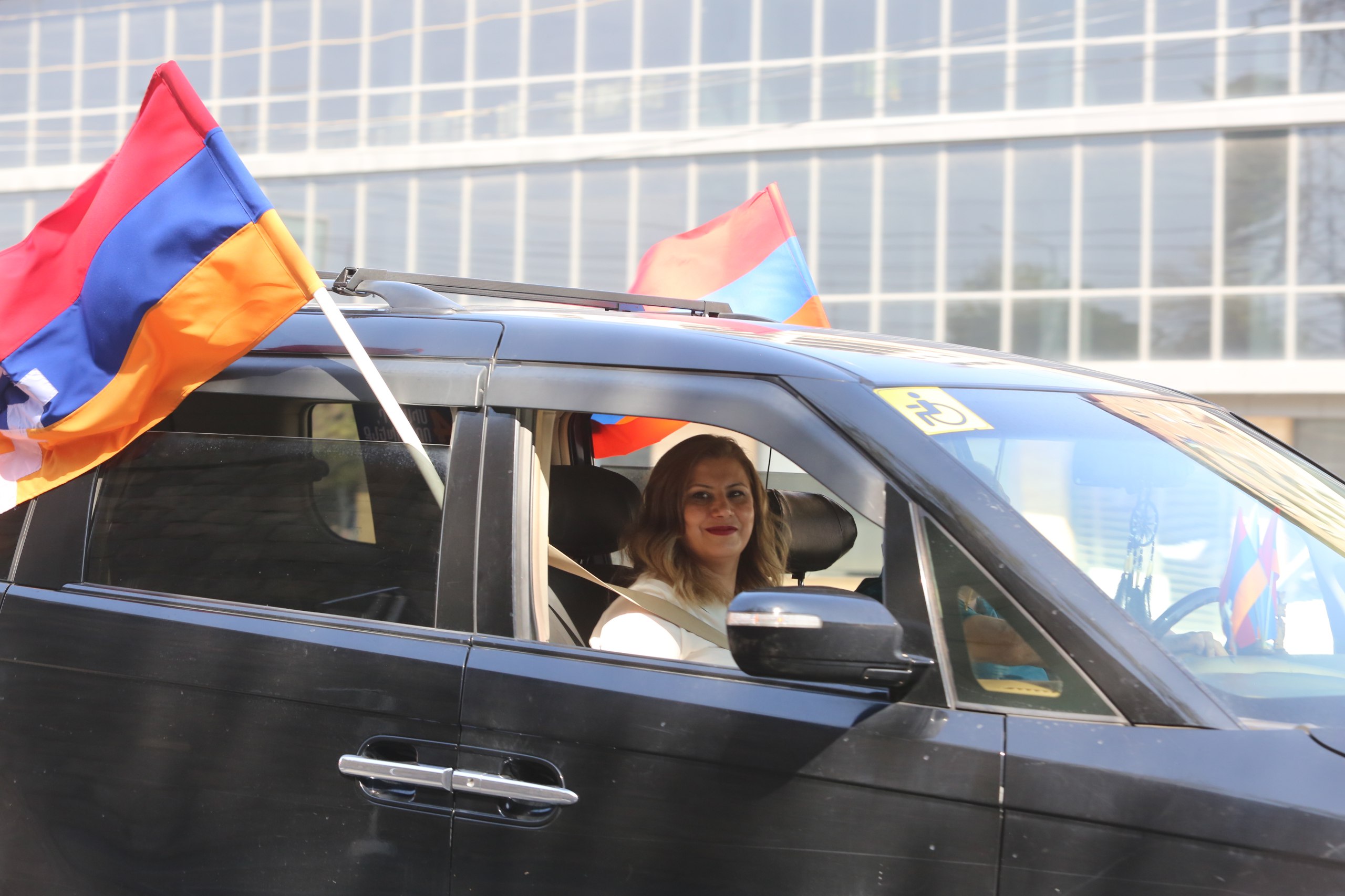 photo_5197344989112291130_w