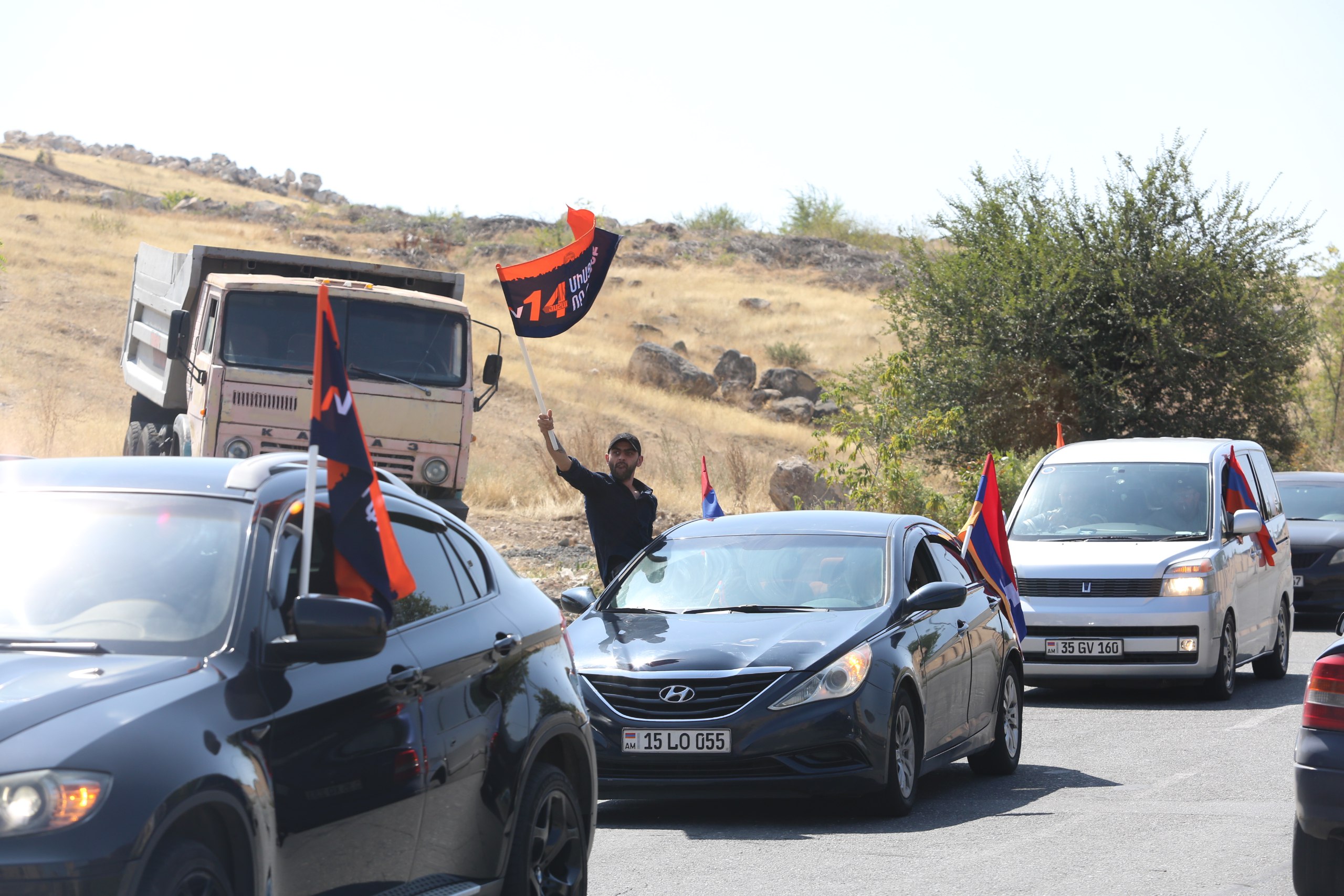 photo_5197478240472650809_w