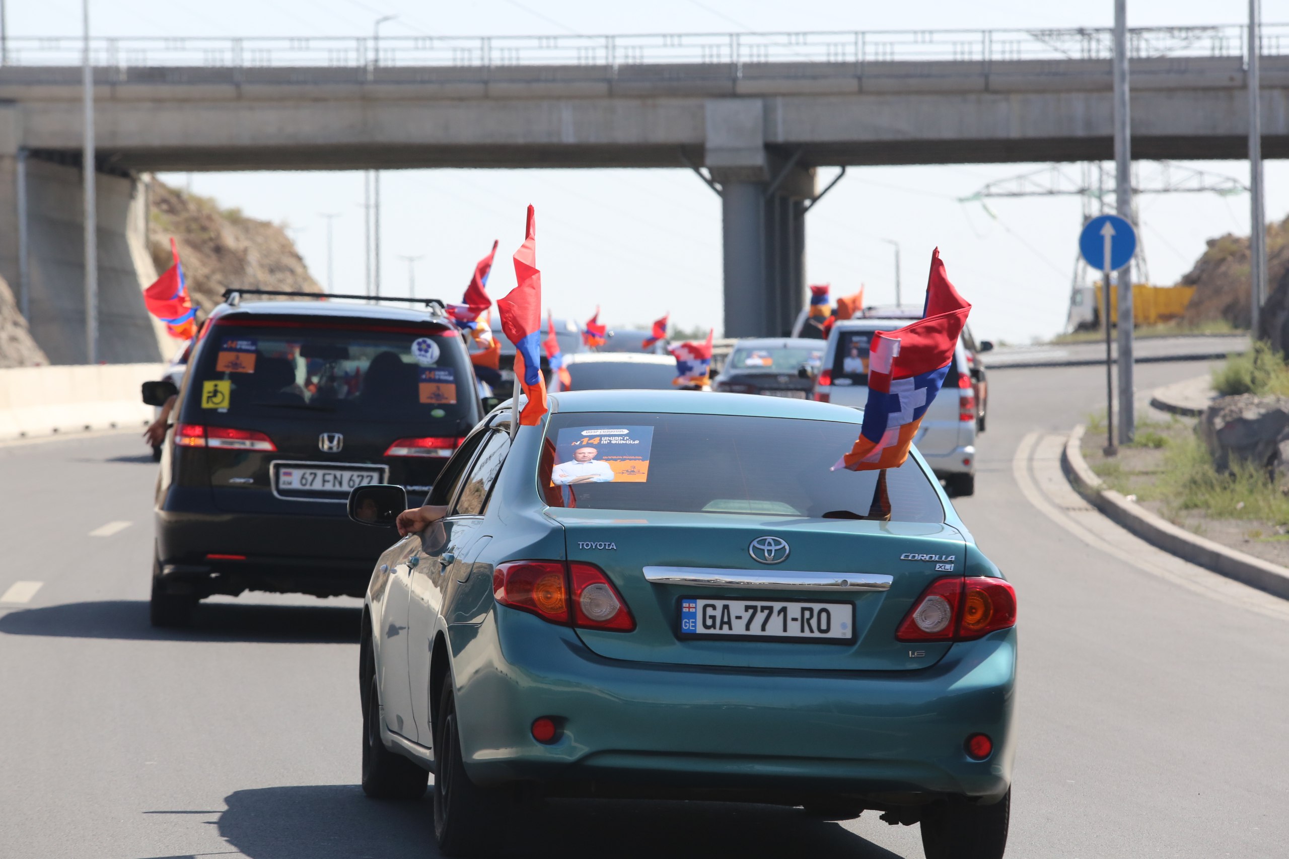 photo_5197478240472650815_w