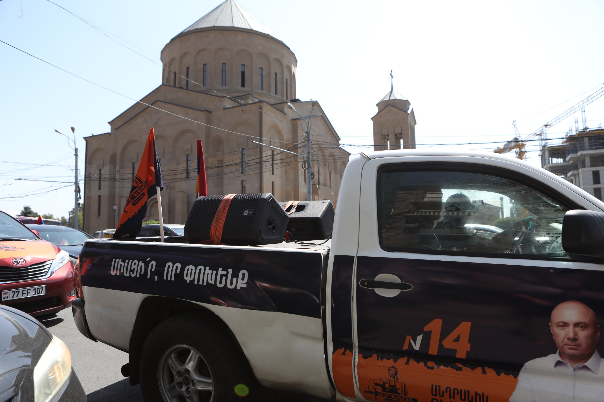 photo_5197478240472650823_w