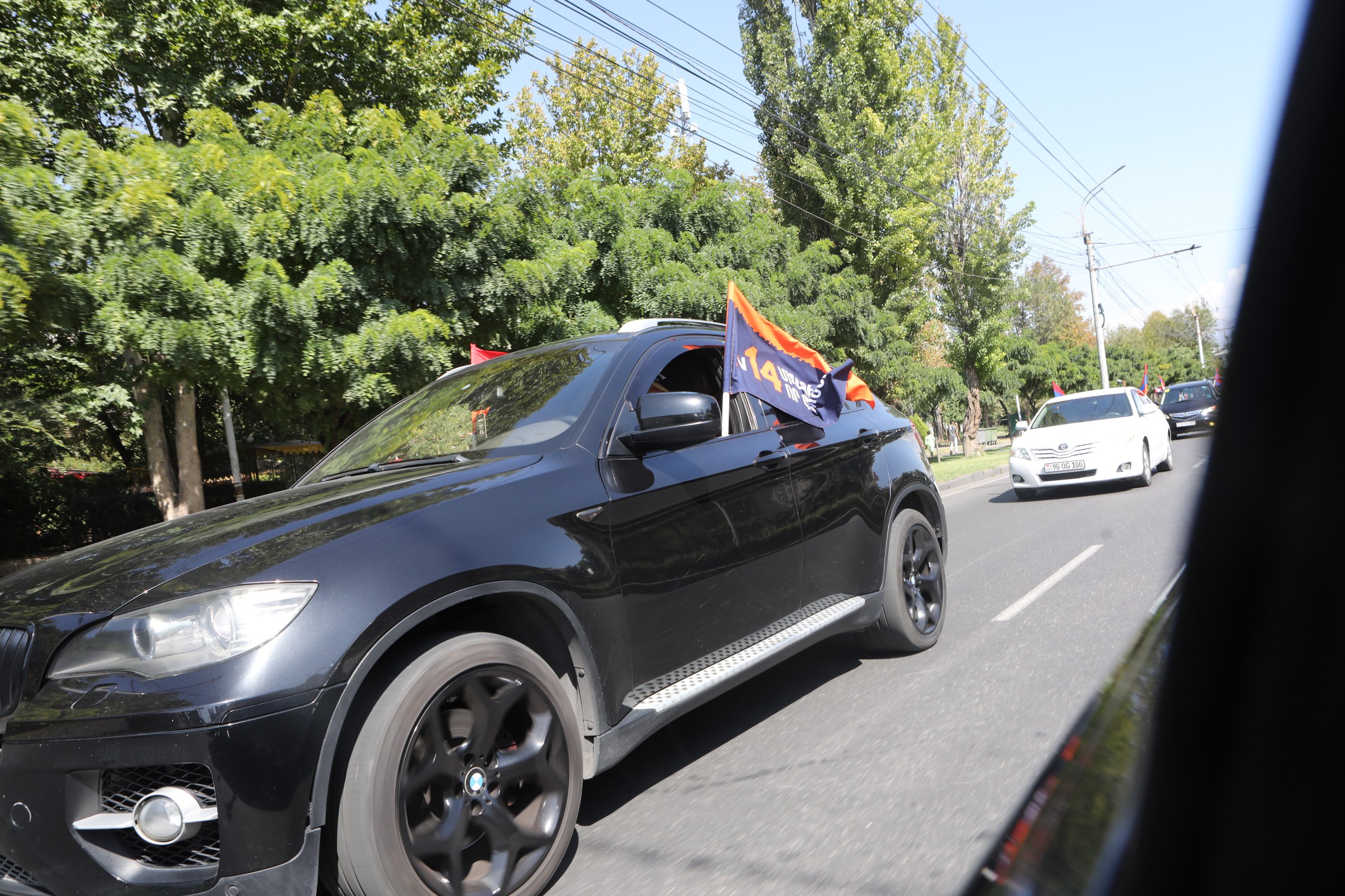 photo_5197478240472650826_w