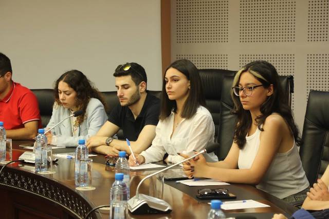 photo_5235512323362376582_y