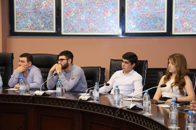 photo_5235512323362376585_y