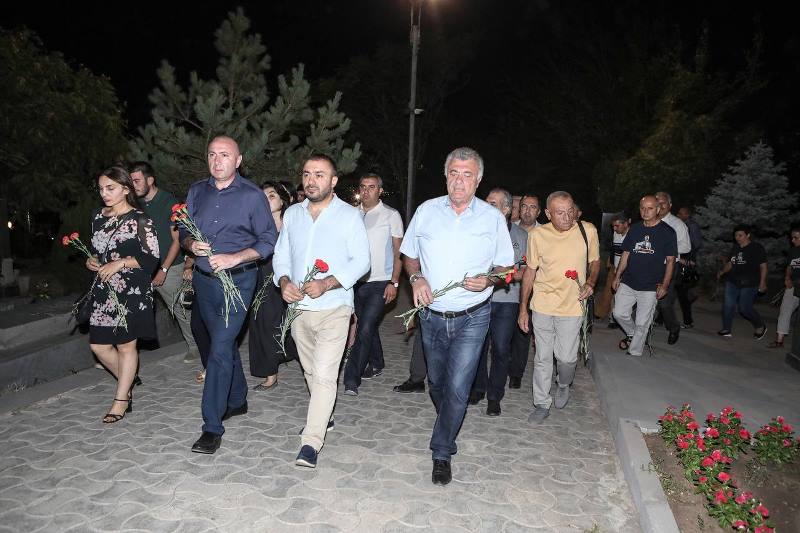 60dc63fb-2e55-43ed-a33e-62c2ec0c0149