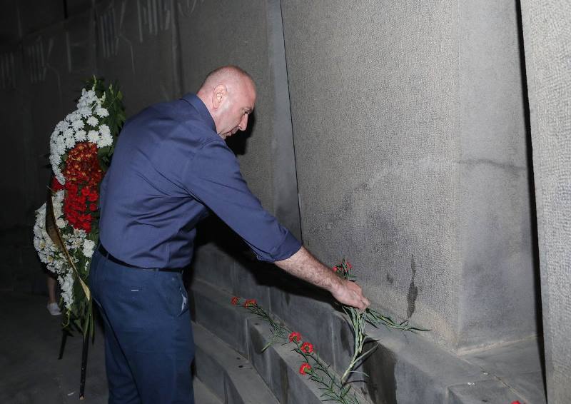 696c21cf-288d-42db-88a0-b1f3b56d0c3c