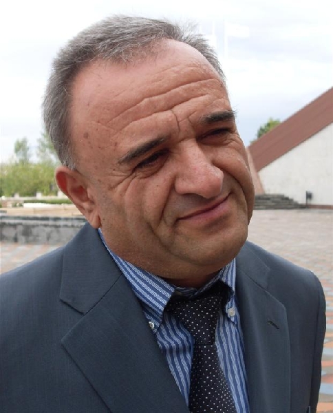 Выдвигаясь в депутаты, Давид Акопян решил выйти из большой политики (армянский парадокс)