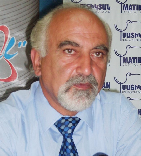 Паруйр Айрикян: «Левон Тер-Петросян подал в отставку, потому что в его представлении назрел момент ухода в отставку»