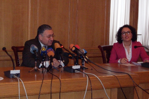 ԱԺ ճեպազրույցներ. պատգամավորներն ընդդեմ լրագրողների