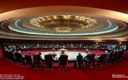 Мы не на тонущем корабле, мы - в подводной лодке!