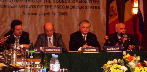 Մահմուդ Մամադ Գուլիև. «Հայ-թուրքական հարաբերությունները այդ երկու երկրների գործն են»