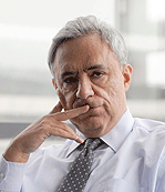 Հրատարակվել է Վարդան Օսկանյանի «Անավարտ տասնամյակ» գիրքը