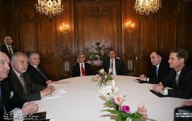 Նախագահ Սերժ Սարգսյանը Պրահայում հանդիպում է ունեցել Ադրբեջանի նախագահի հետ