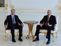 Алиев и Эрдоган поговорили тет-а-тет.