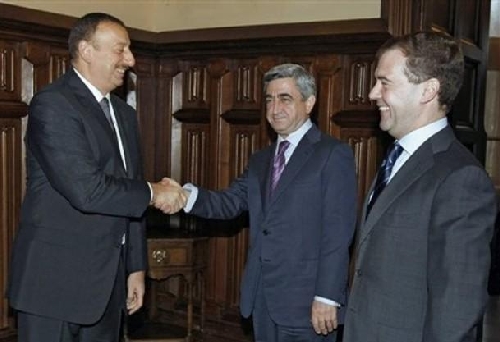 Сегодня состоится встреча президентов Армении и Азербайджана.