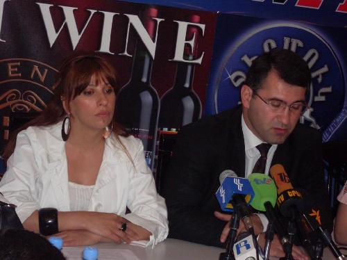 Не надо жаловаться на слепоту, когда собственными руками выколол себе глаза