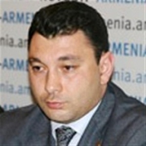 Эдуард Шармазанов: «Президент не подаст в отставку»