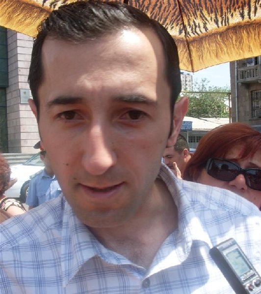 Адвокат: «Господин Сукиасян решил явиться, подтвердить свою невиновность и оспорить выдвинутое ему уголовное обвинение»