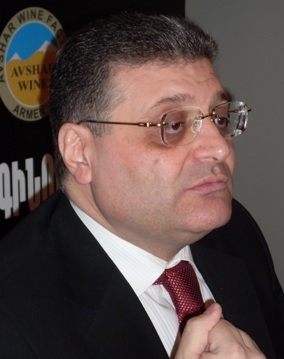 Арам Карапетян: «Я хотел бы задать господину Левону Тер-Петросяну вопрос: «Когда это всё началось и почему эти люди приехали в Армению?»