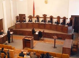 Конституционный суд удалился для вынесения вердикта