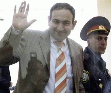 Никола Пашиняна приговорили к 7 годам лишения свободы