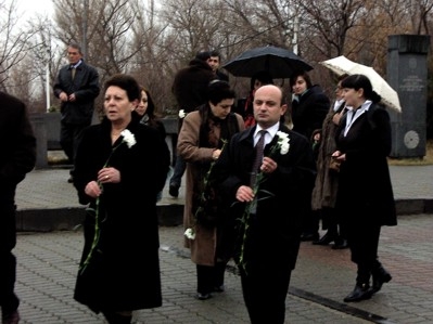 Партия «Наследие» почтила память жертв погромов армян в Баку