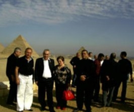 За чей счет поехала в Египет супруга Галуста Саакяна?