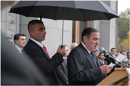 Армянские «Бурбоны» - почему не получилась смена власти?