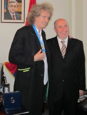 Знаменитый гитарист награжден Орденом Чести Армении
