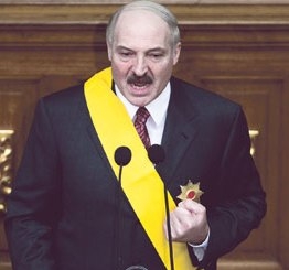 Лукашенко пригрозил России выйти из СНГ и ОДКБ