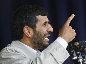 Ахмадинежад обвинил Россию в предательстве
