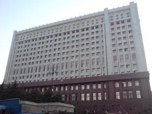 Ильхам Алиев пытается откреститься от грубостей в адрес своих партнеров