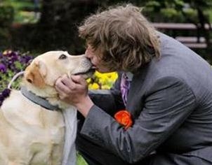 Австралиец женился на своей собаке