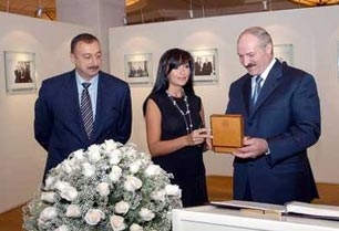 Жена Ильхама  Алиева не является любовницей Лукашенко?