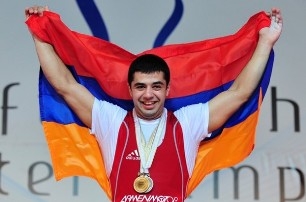 Штангист Тигран Мартиросян признан лучшим спортсменом Армении 2010г.
