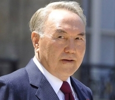 Назарбаеву предложили продлить полномочия до 2020 года