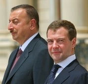 Медведев поздравил Алиева с днем рождения и наступающим Новым годом