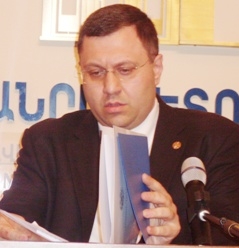 Министр экономики подтвердил, что в Армении закончился кризис