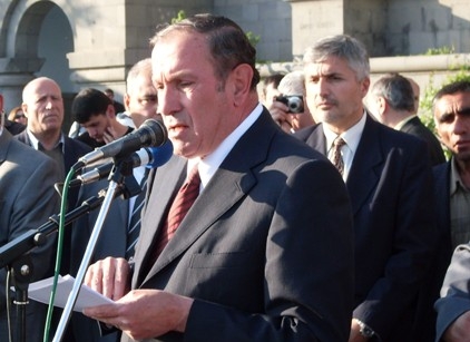 Выступление первого президента Армении Левона Тер-Петросяна на митинге 1 марта 2010 года