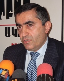 Армен Рустамян: «Внеочередные выборы только откорректируют ошибки властей»