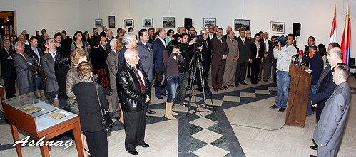 1 апреля в зале ЮНЕСКО Бейрута состоялось открытие выставки древних рукописей Матенадарана