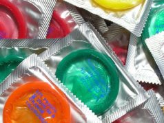 Три малазийца арестованы за кражу 700 тысяч презервативов  