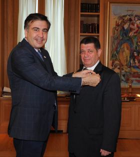 Саакашвили наградил посла РА в Грузии Орденом чести 