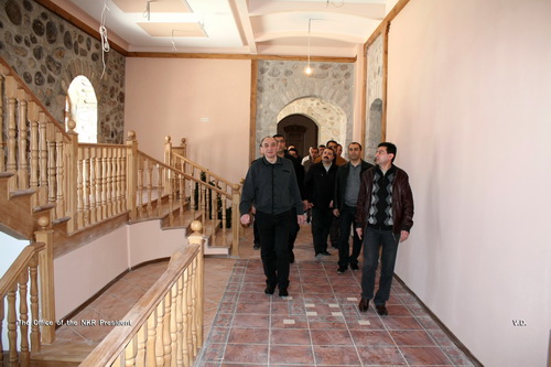 ԼՂՀ նախագահն այցելել է Ստեփանակերտում կառուցվող նոր հյուրանոցային համալիր