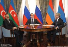Президенты России, Азербайджана и Армении приняли совместное заявление 