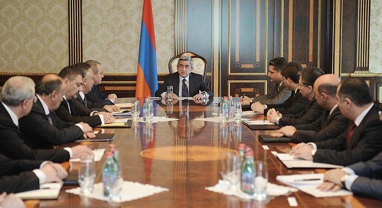 Беспокойства властей и управляемая «оппозиция» 